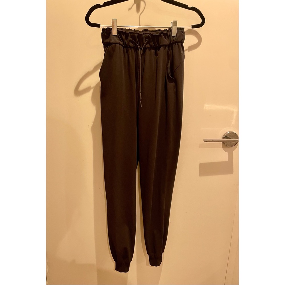 Black Lululemon High Waist Jogger Size 2 Worn Once!